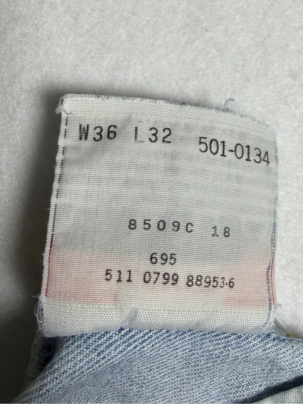 1999 Levi's 501 Straight Button Fly Med Wash Actual Size 34 X 29 READ DESCRIP
